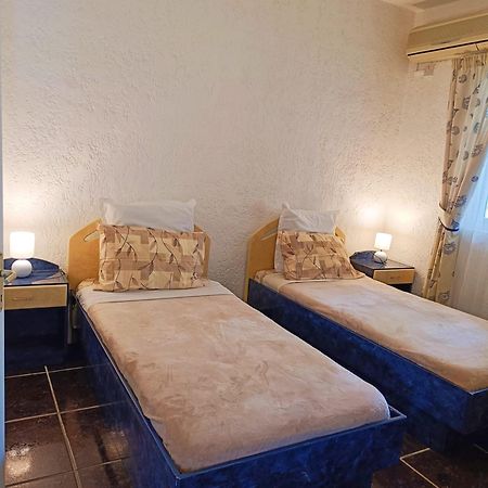 The Coastal Apartment Flic en Flac Экстерьер фото