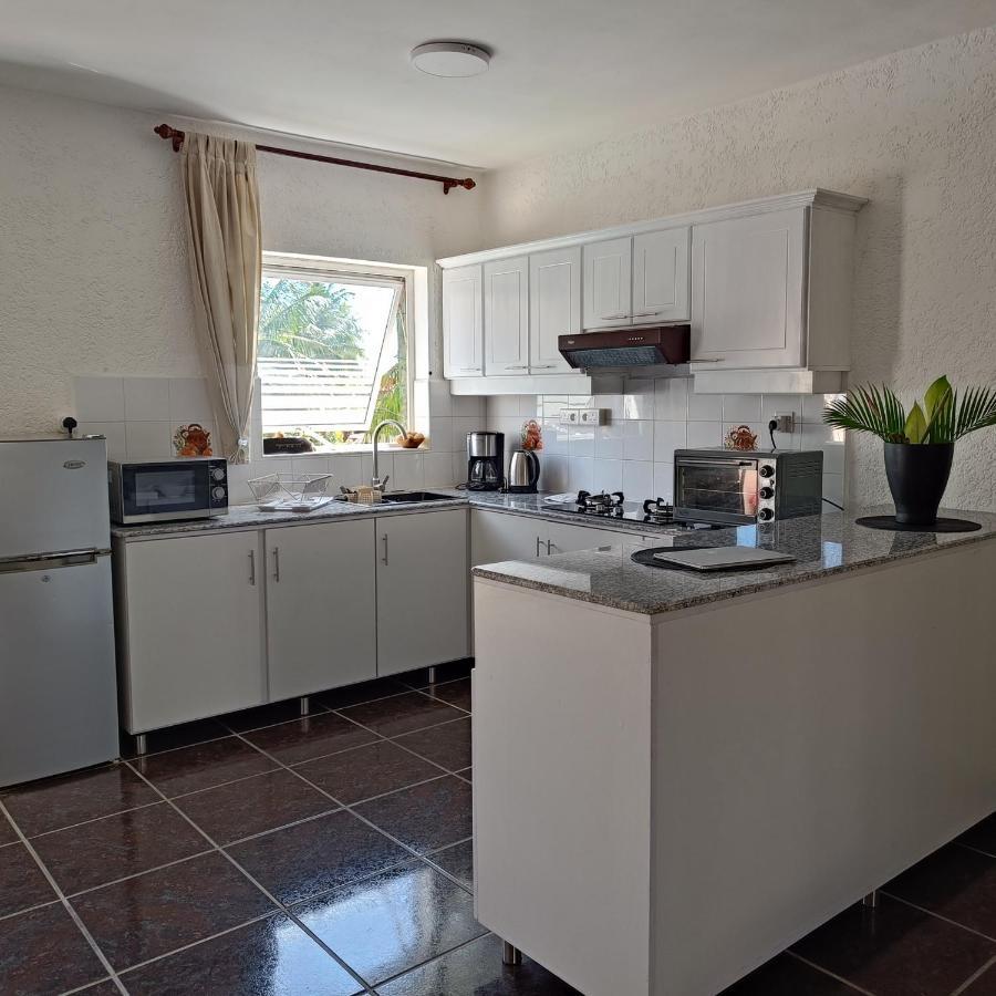 The Coastal Apartment Flic en Flac Экстерьер фото