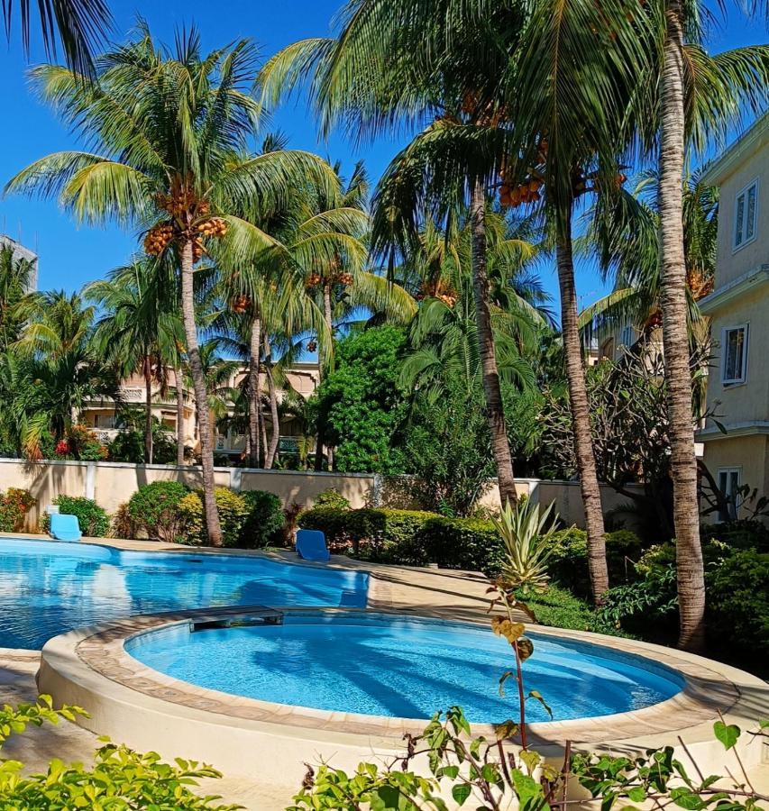 The Coastal Apartment Flic en Flac Экстерьер фото