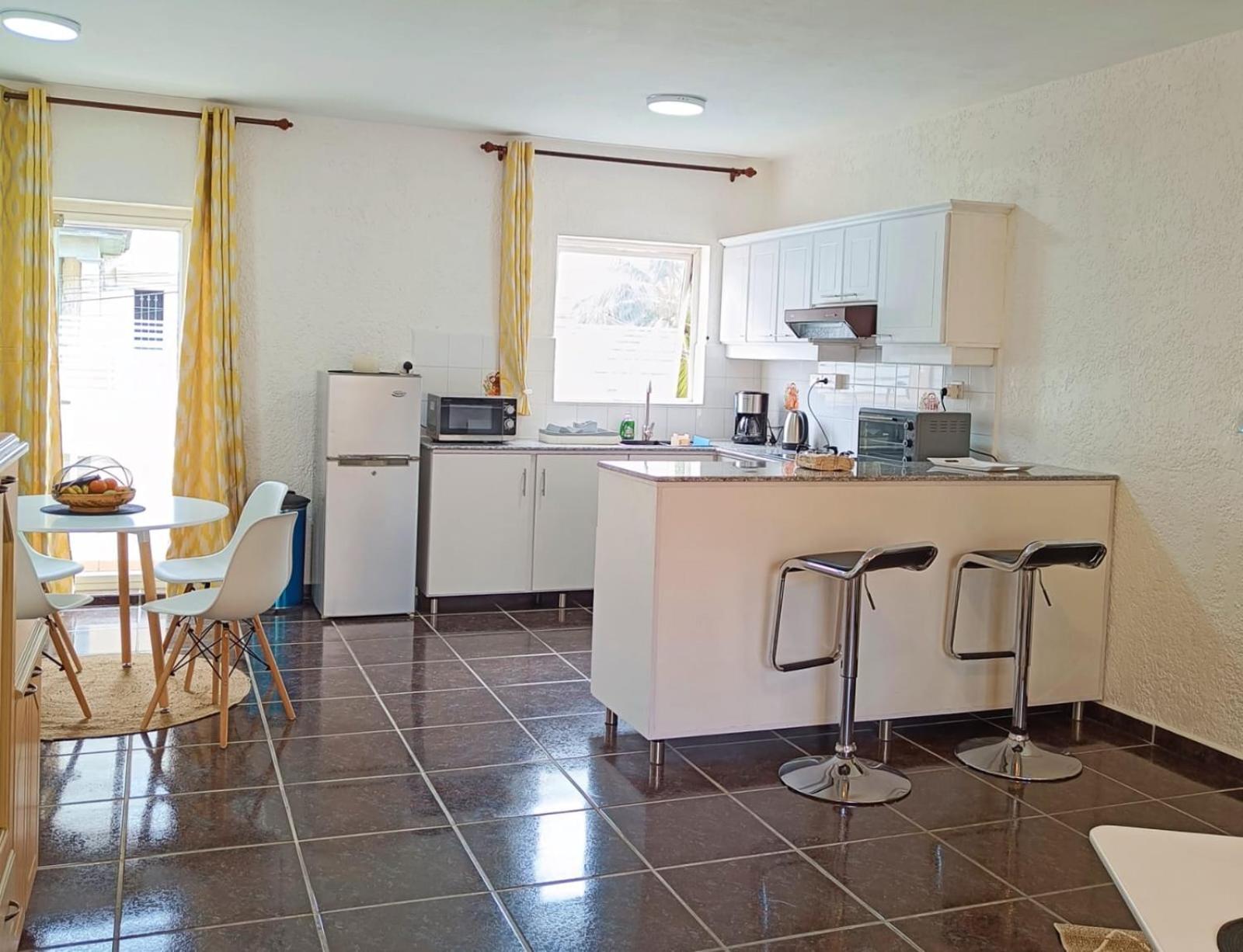The Coastal Apartment Flic en Flac Экстерьер фото